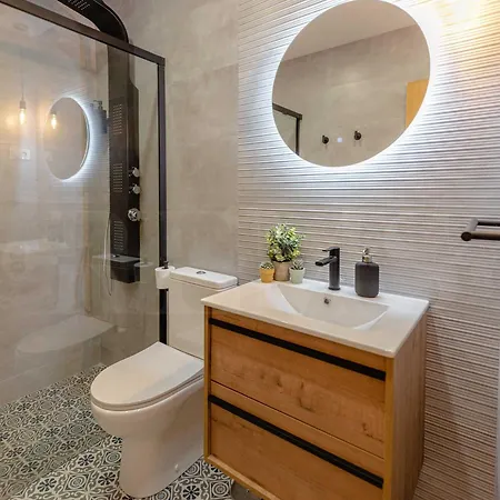 Apartment Rooftop & Private Jacuzzi In The Center By Rems